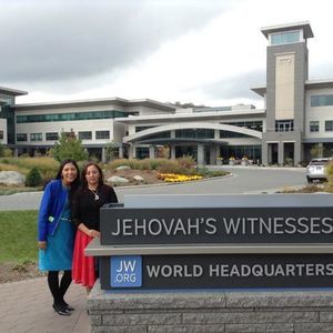 Meet your Posher, Edita